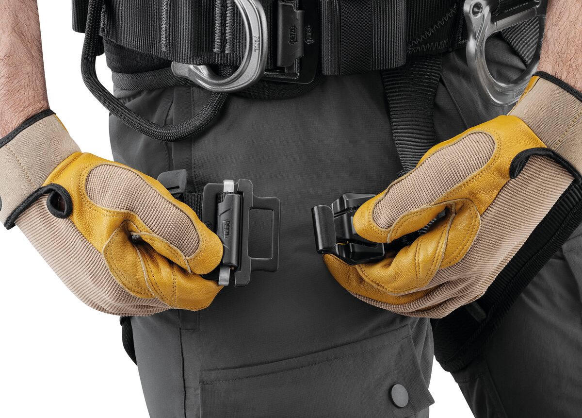 PETZL SIT & HOLD HARNESS AVAO® SIT FAST