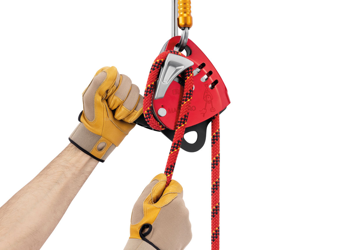 PETZL ABSEILING DEVICE MAESTRO® L