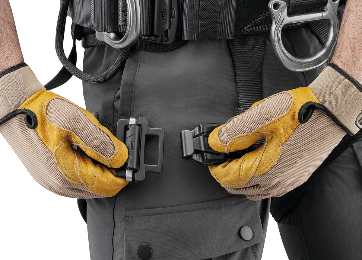 PETZL COMPLETE Harness AVAO® FAST (European version)
